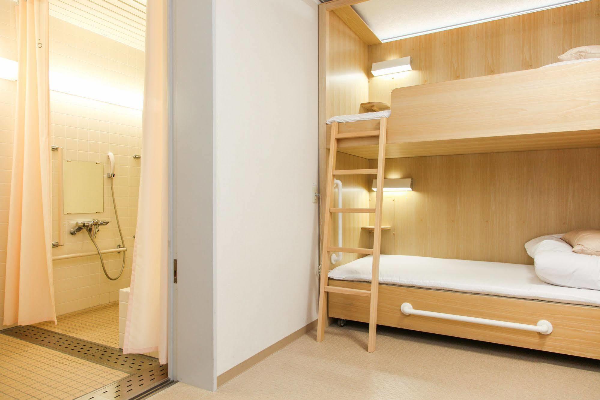 Shin-Osaka Youth Hostel Exterior photo